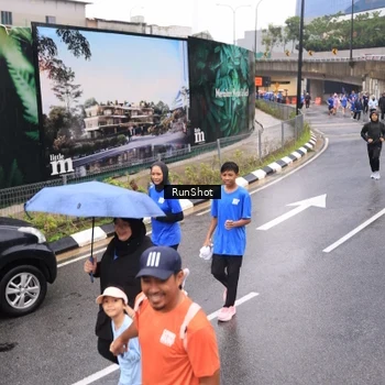Runner Photo 7940473