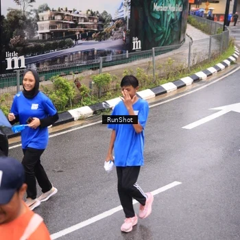 Runner Photo 7940484
