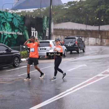 Runner Photo 7940487