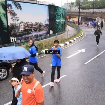 Runner Photo 7940505