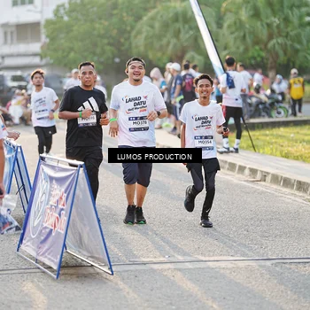 Runner Photo 7940509