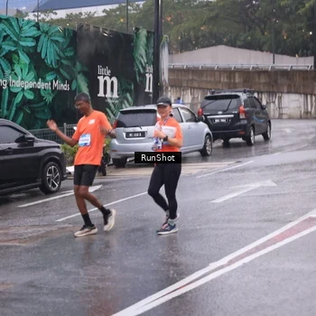 Runner Photo 7940524