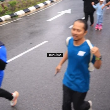 Runner Photo 7940528