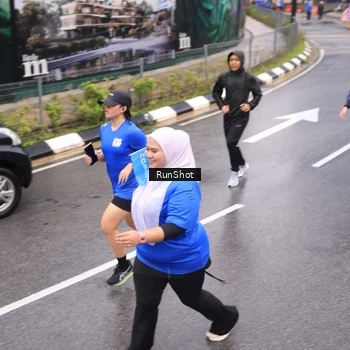 Runner Photo 7940535