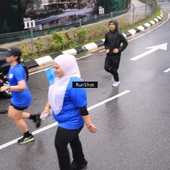 Runner Photo 7940539