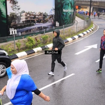 Runner Photo 7940545