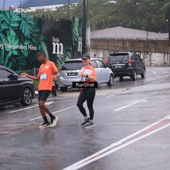 Runner Photo 7940547