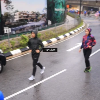 Runner Photo 7940549
