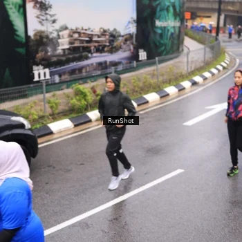 Runner Photo 7940552