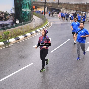 Runner Photo 7940564