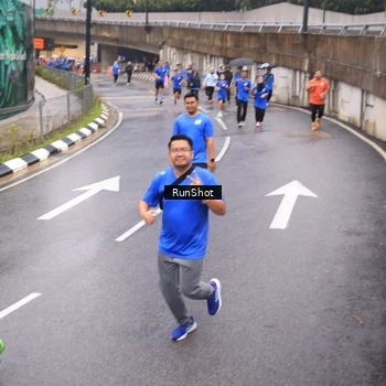Runner Photo 7940575