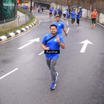 Runner Photo 7940578