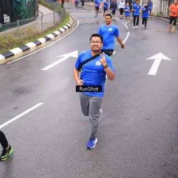 Runner Photo 7940581