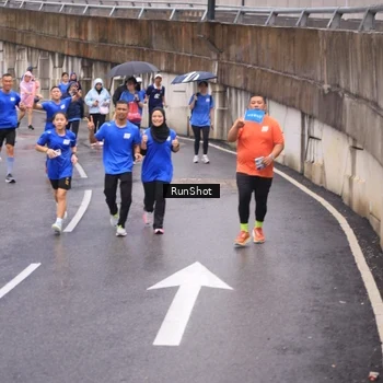 Runner Photo 7940639