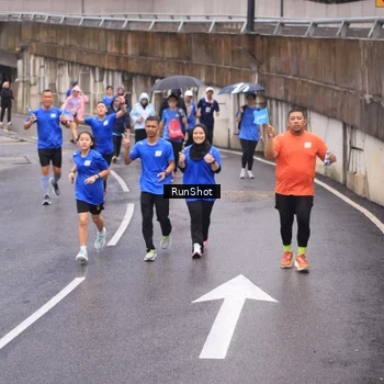 Runner Photo 7940651