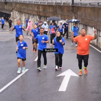 Runner Photo 7940665