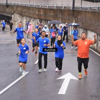 Runner Photo 7940668