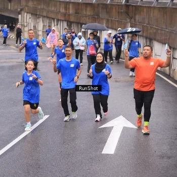 Runner Photo 7940673