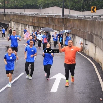 Runner Photo 7940683