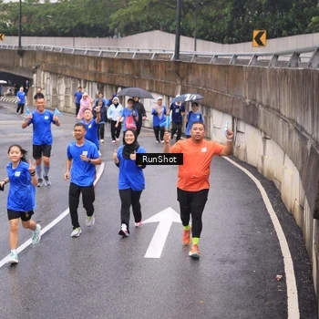Runner Photo 7940686