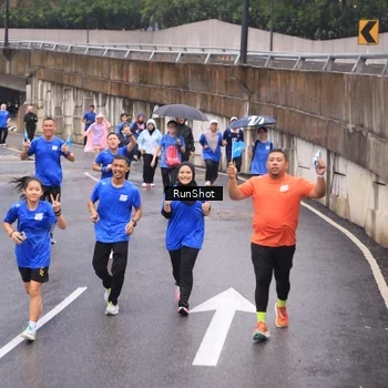 Runner Photo 7940691