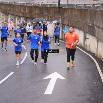 Runner Photo 7940692