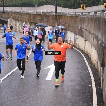 Runner Photo 7940696