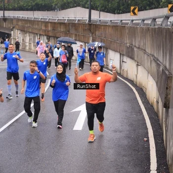 Runner Photo 7940701