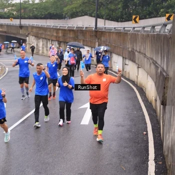 Runner Photo 7940702