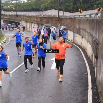 Runner Photo 7940705