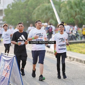 Runner Photo 7940707