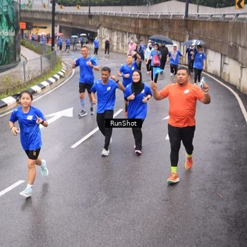 Runner Photo 7940712