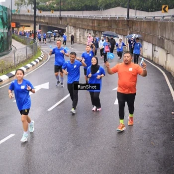 Runner Photo 7940713