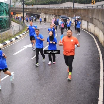 Runner Photo 7940724
