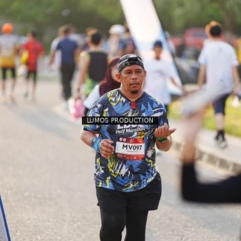 Runner Photo 7940728