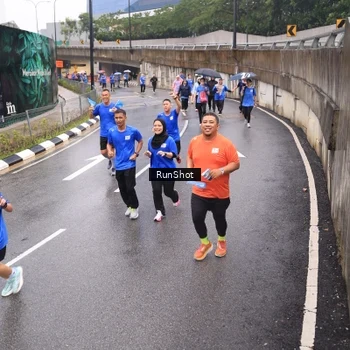 Runner Photo 7940730