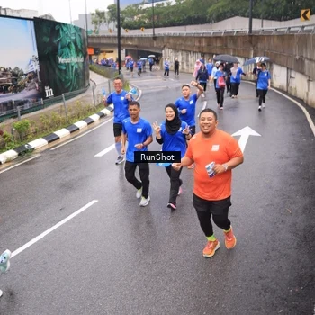 Runner Photo 7940734