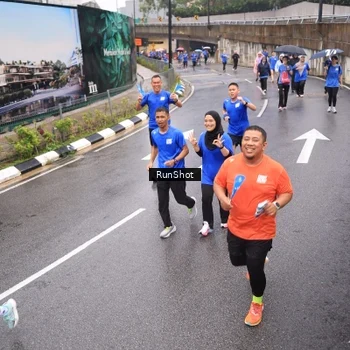 Runner Photo 7940741