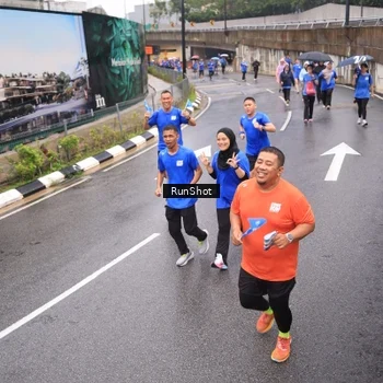 Runner Photo 7940744