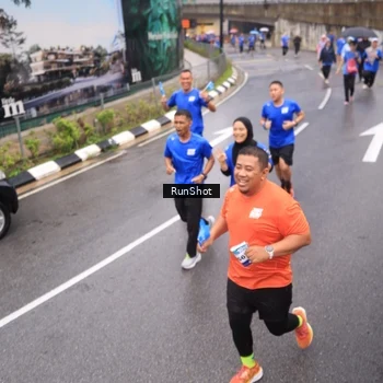 Runner Photo 7940746