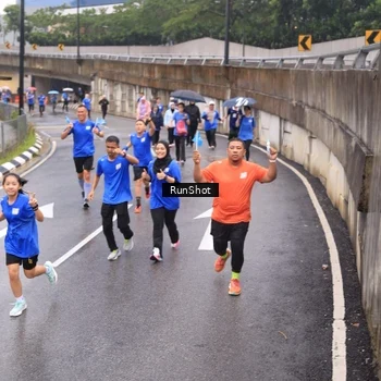 Runner Photo 7940755