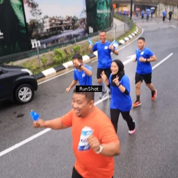 Runner Photo 7940757