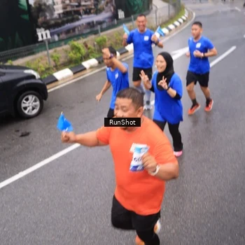 Runner Photo 7940758