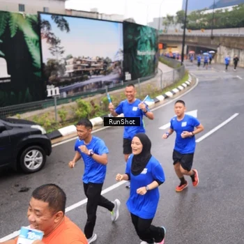 Runner Photo 7940759