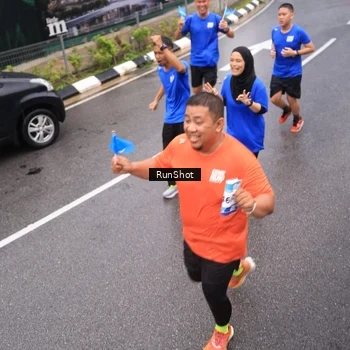 Runner Photo 7940761