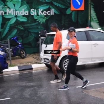 Runner Photo 7940773
