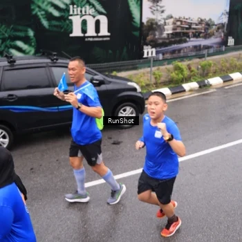 Runner Photo 7940784
