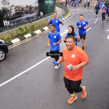 Runner Photo 7940796