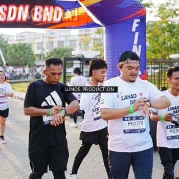 Runner Photo 7940818