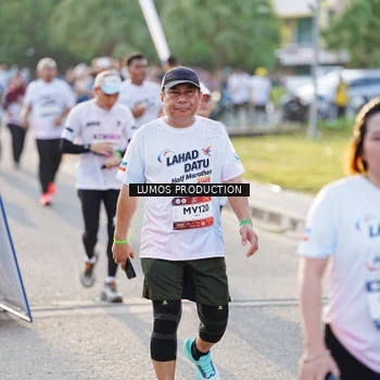 Runner Photo 7940829